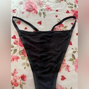 SKIMS brand new with tags Mesh Thong